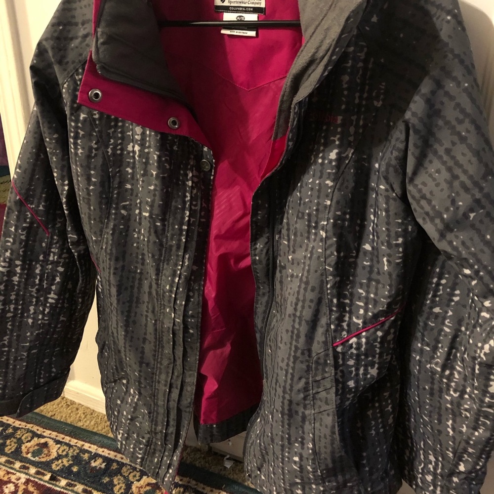 COLUMBIA girls ski jackets, good shape 14-16 Large